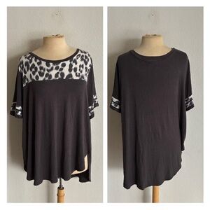 ❤️$10 Maurices animal print tee